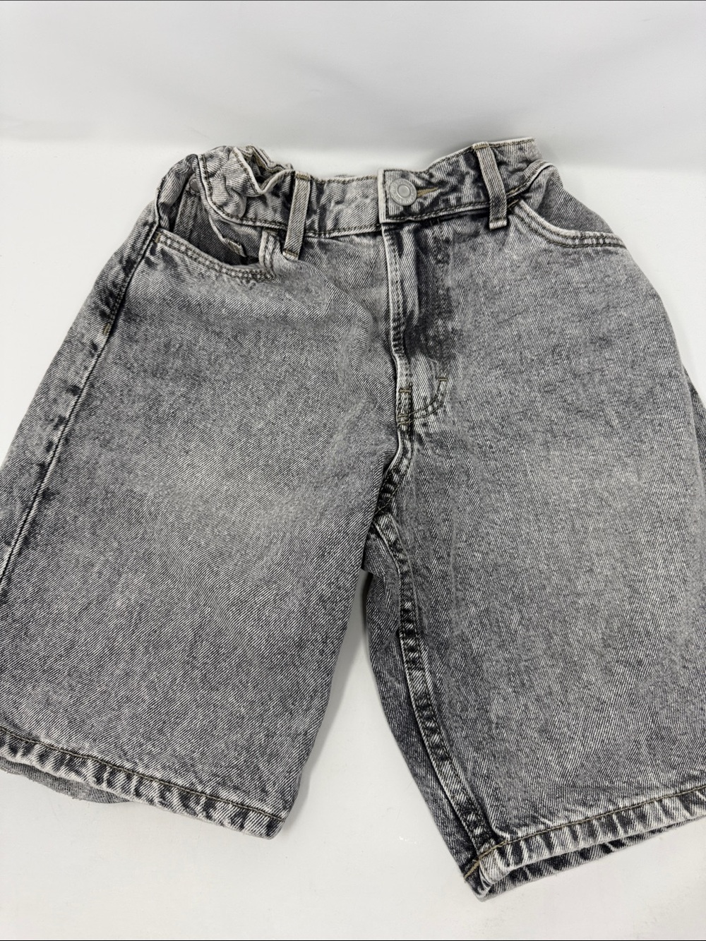 H&m Classic Boy’s Gray Washed Denim Shorts with pockets  size 10